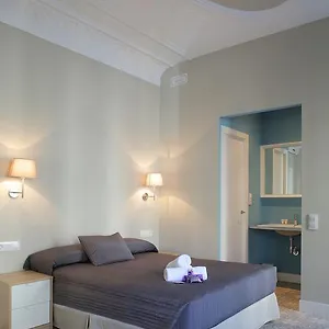 https://hostal-medea.topbarcelonahotels.com